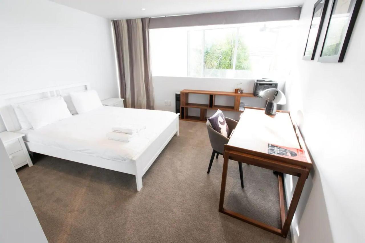 Luxury 4 Bedroom With Private Cinema Holiday home *